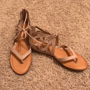 Carlos by Carlos santana sandal wedge taupe